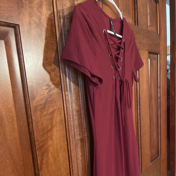 Fitted and flirty red dress to highlight your figure ✨🤩 - Picture 5 of 7